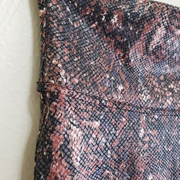 SPANX Don't Faux - Get! Snake Print - Picture 7 of 12
